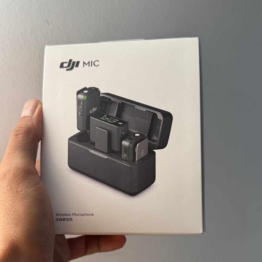 NEW! 🆕 DJI Mic Set in Black and Gray